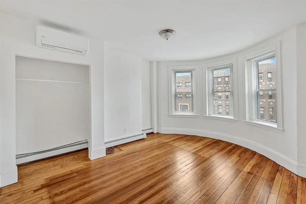 3 bed, 1502 sqft, $4,500 — Photo 2