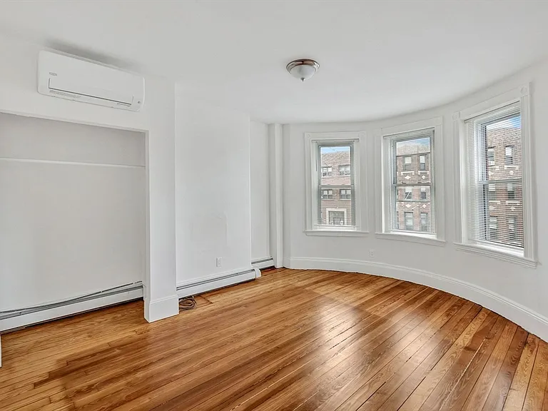 862 Huntington Ave #1 — Photo 2