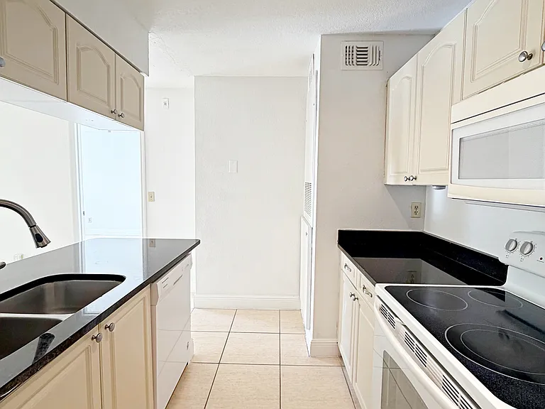 2550 N Alafaya Trl #4205 — Photo 7