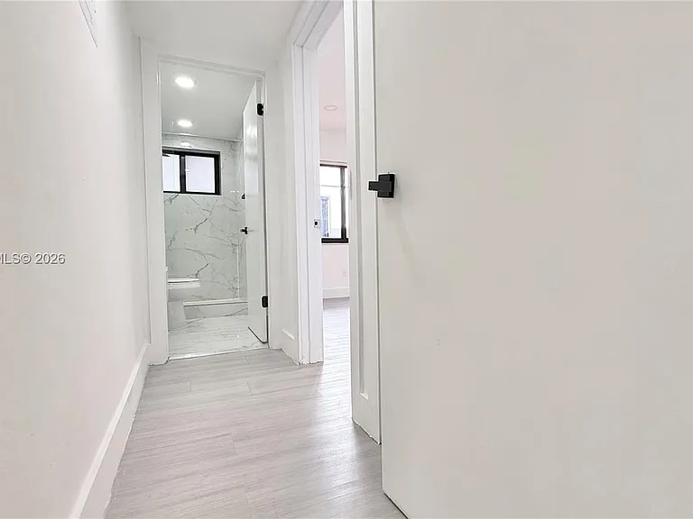 609 Lenox Ave #2 — Photo 11