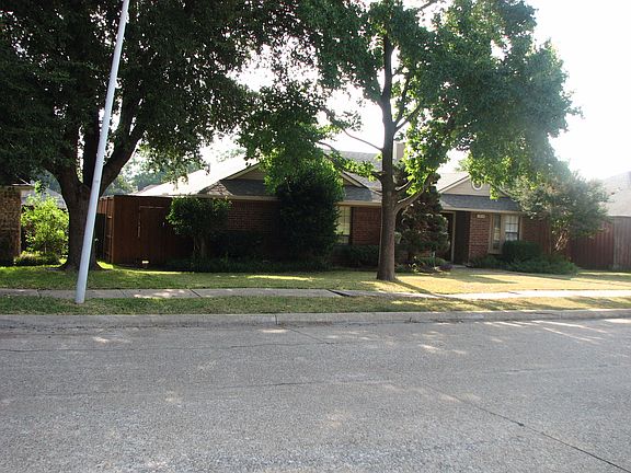2nd image of 2814 Princewood Dr