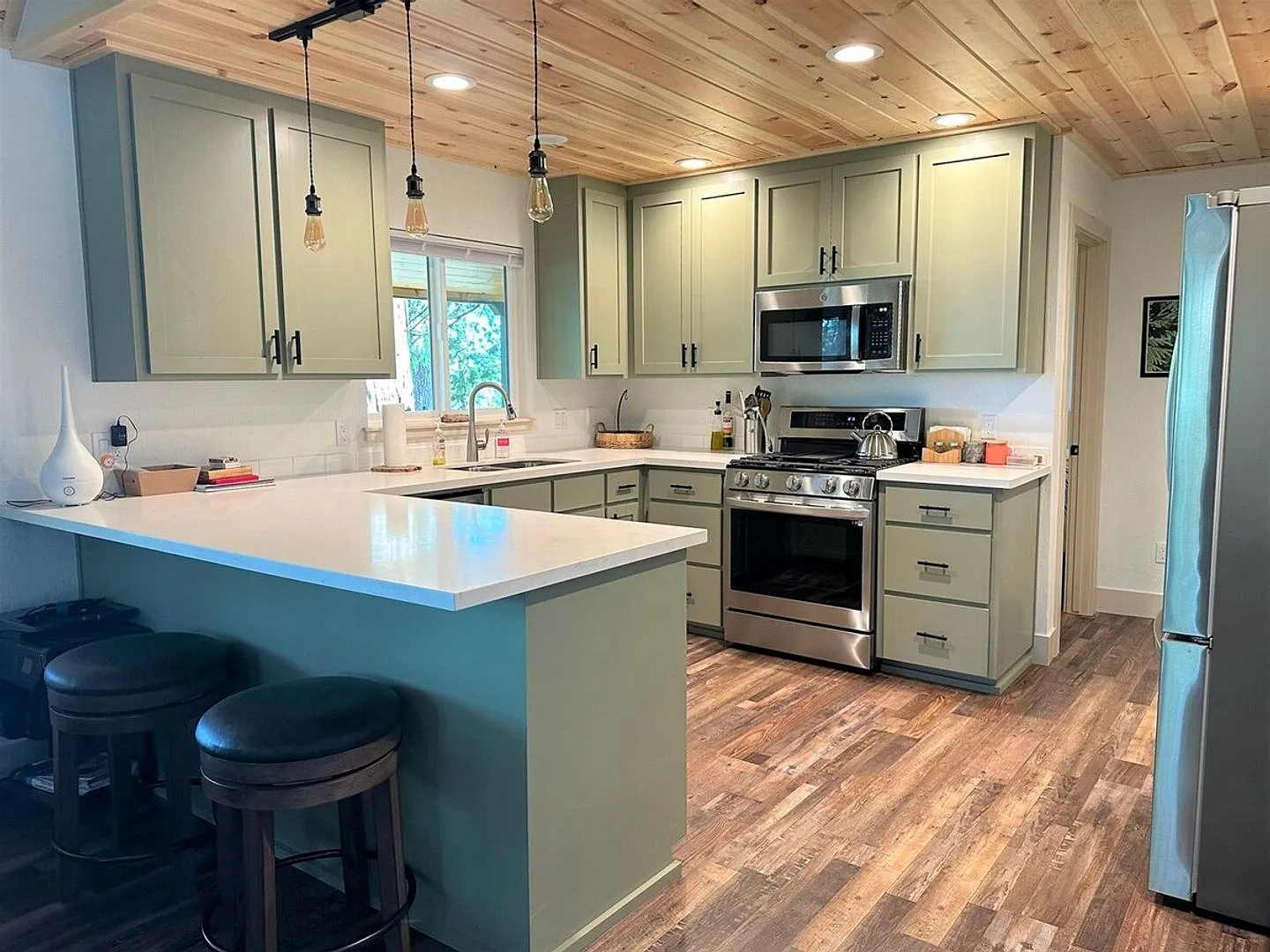 High View Cabin — Photo 4