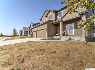 2024 Hummingbird Dr, Bellevue, NE 68123