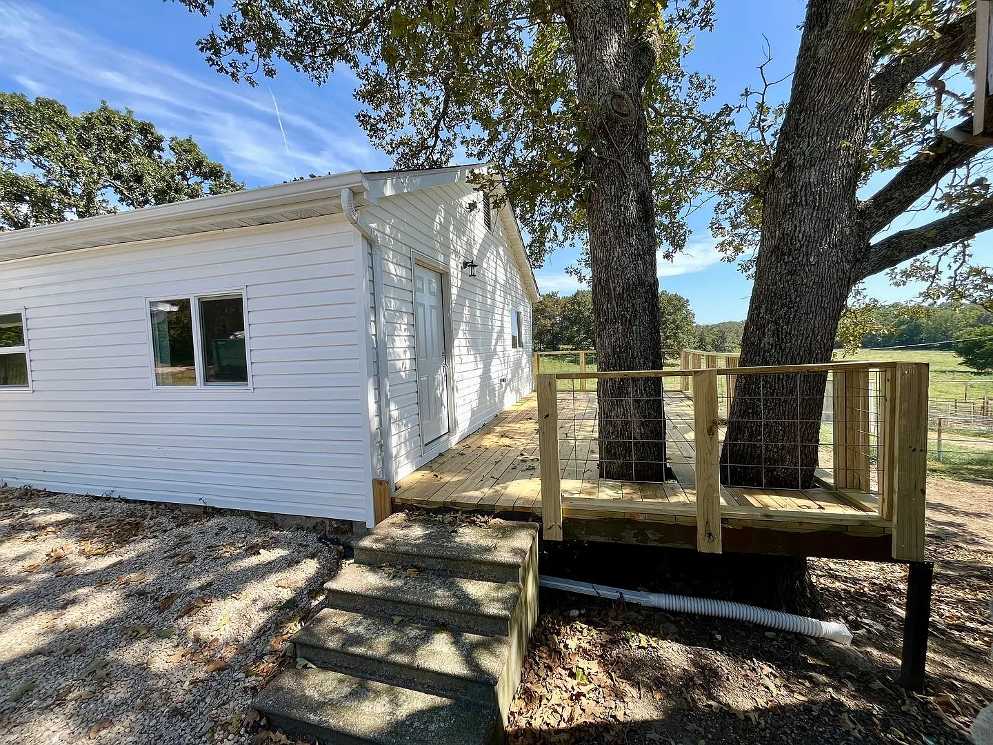 3 Bed | 2 Bath | House Outside of Town — Photo 2