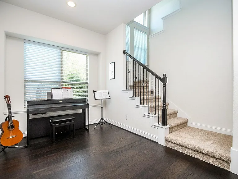 28426 Rolling Ridge Dr — Photo 11