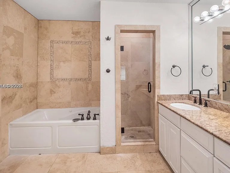 9712 SW 213th Ter — Photo 15