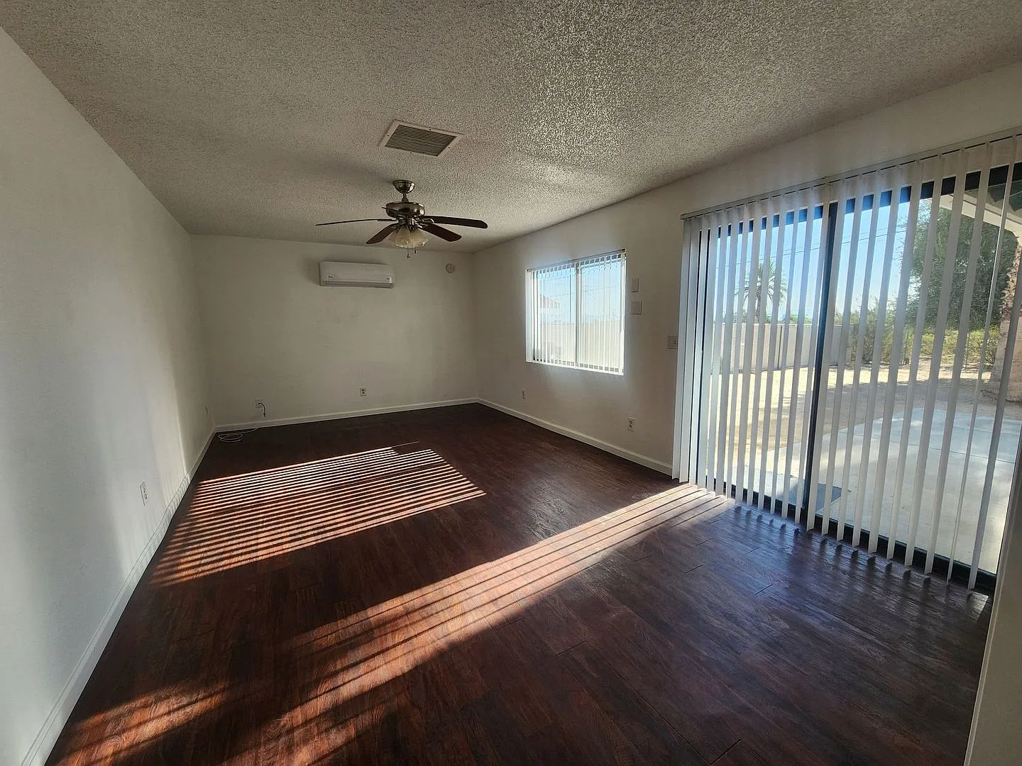 Large 2 Bedroom in Chocolate Drop — Photo 4