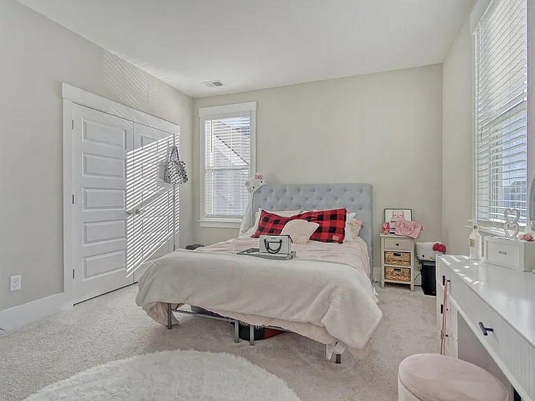 128 Sandy Bend Ln — Photo 36