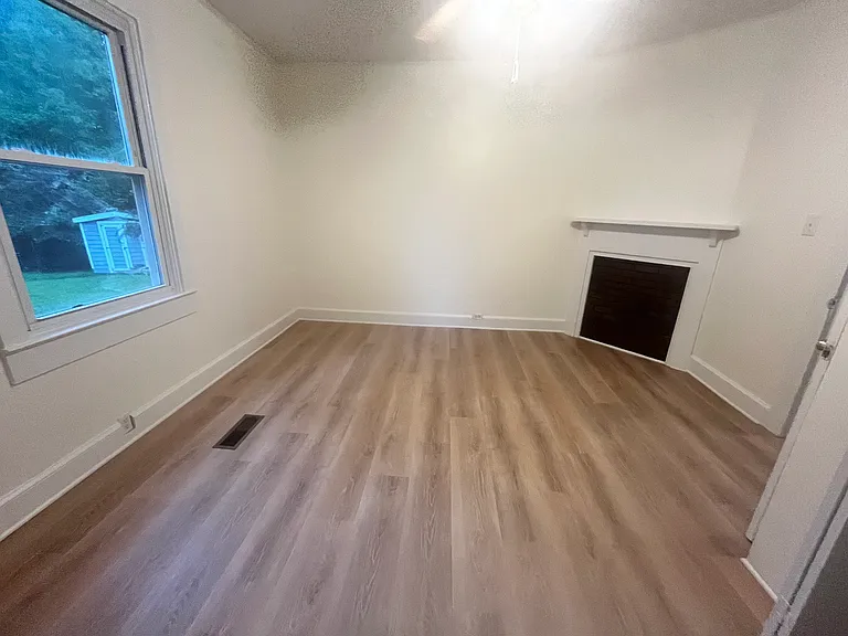 208 Price St — Photo 7