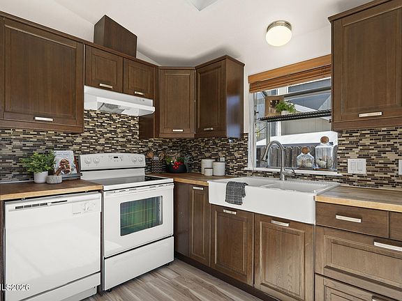 5th image of 6290 Chesterfield Ln