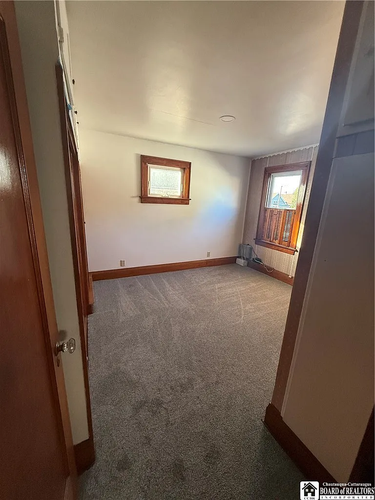 2 bed, 1.0 bath, 1628 sqft, $1,200 — Photo 1