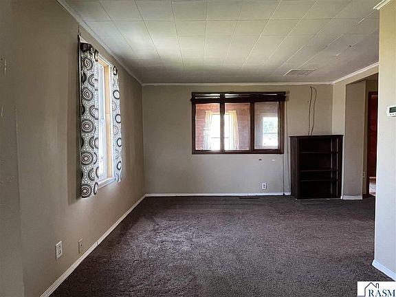 5th image of 314 Pioneer Ave