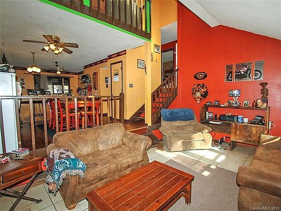 3rd image of 8015 Tiburon Cres