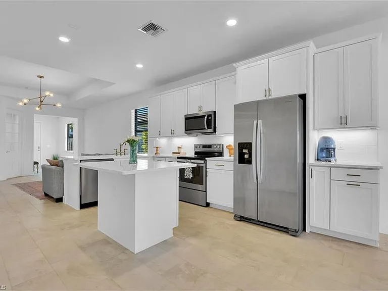 9605 Bexley Dr — Photo 9
