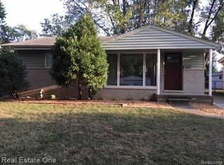 1811 Nakota Rd, Royal Oak, MI 48073