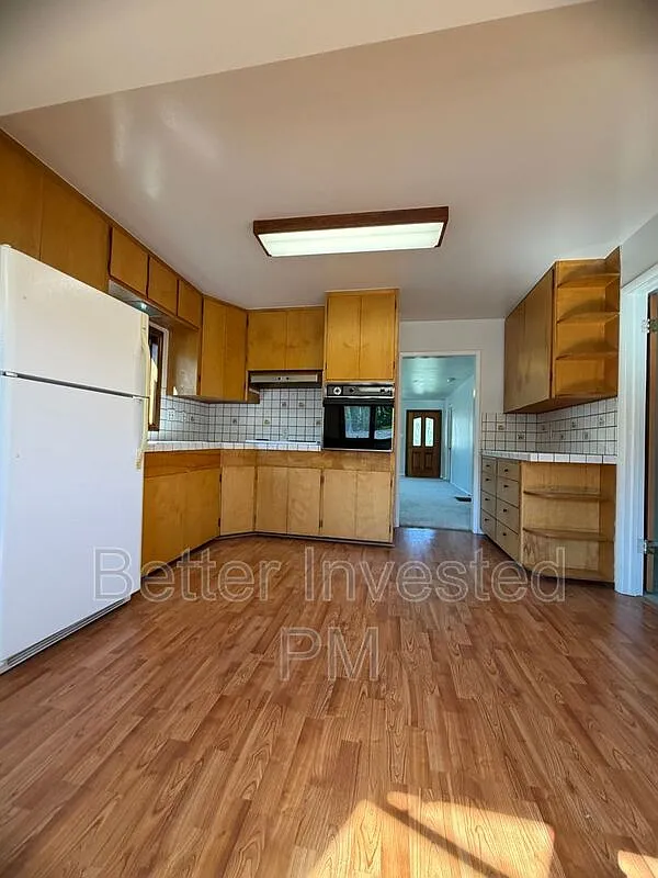 3 bed, 1.0 bath, 1108 sqft, $2,750 — Photo 4