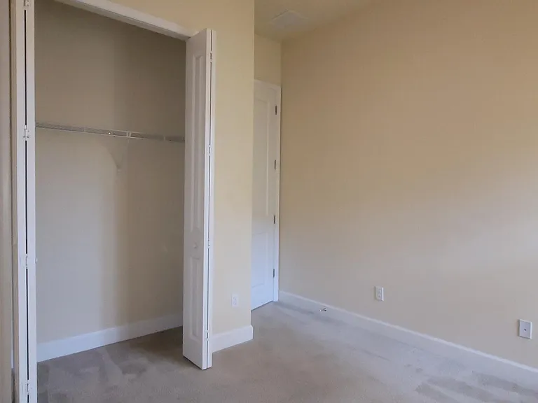 1028 Kilkenny Ln — Photo 14