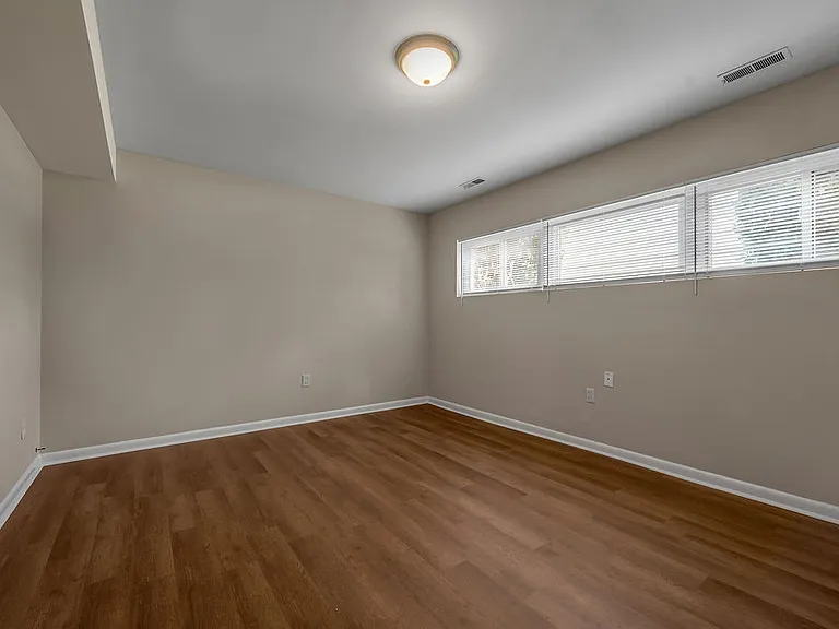 833 Malabu Dr — Photo 24