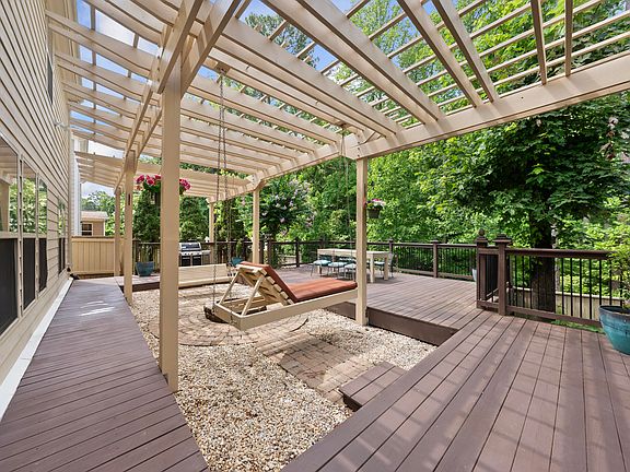 3rd image of 1341 Cozy Oak Ave