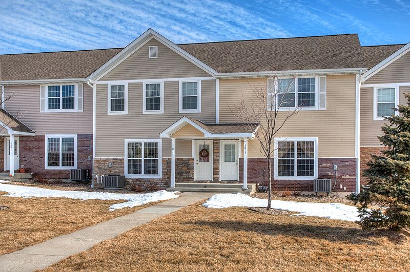 1st image of 3011 SW White Birch Dr