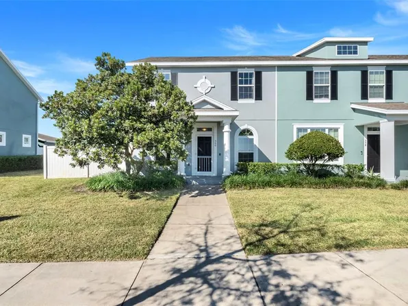 560 Juniper Springs Dr, Groveland, FL 34736