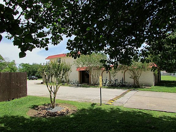 3rd image of 15525 Blackhawk Blvd APT 3