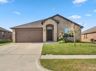 414 Saratoga Ln, Ponder, TX 76259