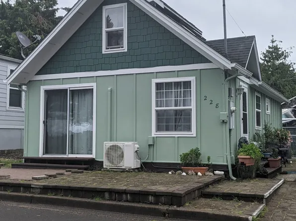228 SE Mast Ave Unit A, Lincoln City, OR 97367