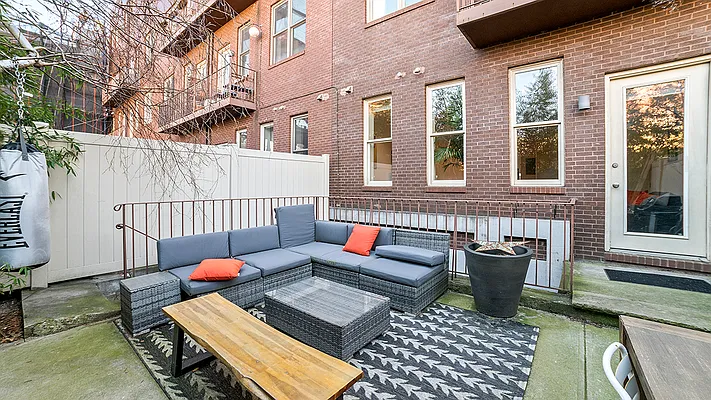 Rented by R New York | media 26