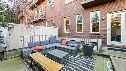 Rented by R New York