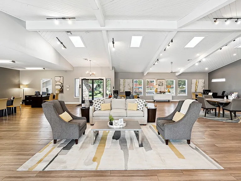 The Reserve At Barry Apartments — Photo 33