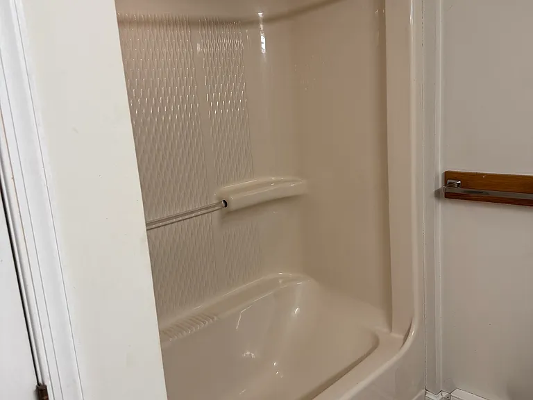 90 Main St #3 — Photo 10