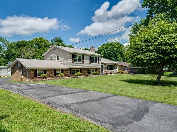 2nd image of 902 Grady Dr