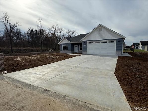 108 Wade Dr, Scott City, MO 63780