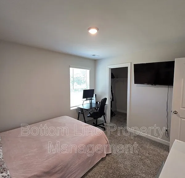 1221 Colgher St — Photo 27