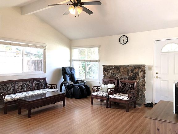 3rd image of 1607 Goldentree Dr