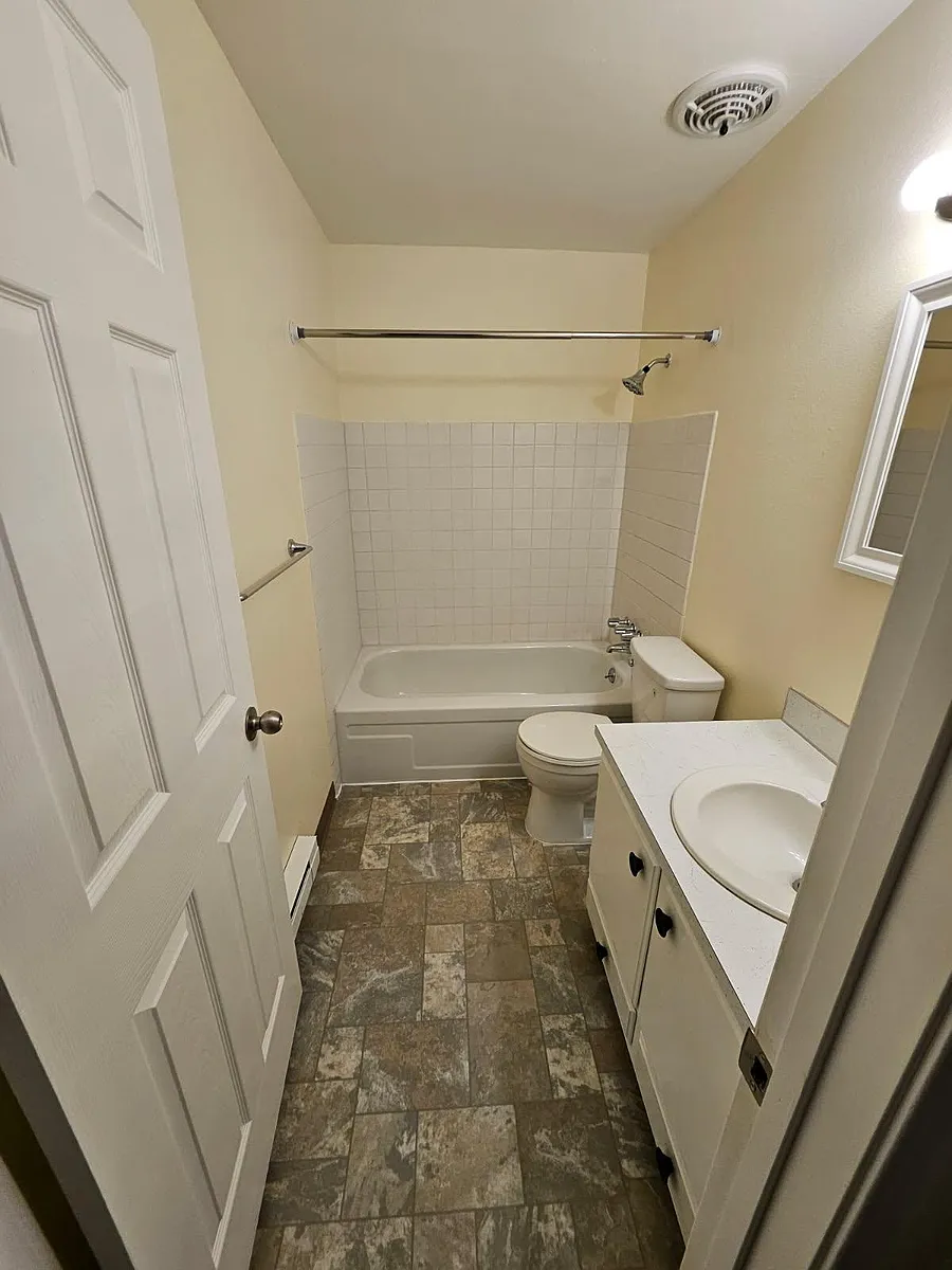 Building Photo - 4417 S 12th St #1