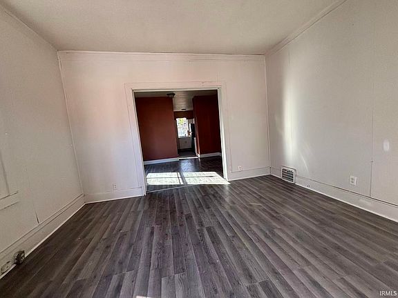 3rd image of 503 S Grand Ave