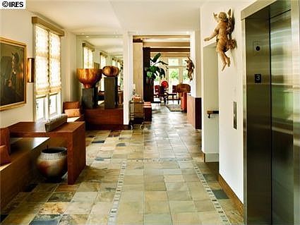 Penthouse Foyer