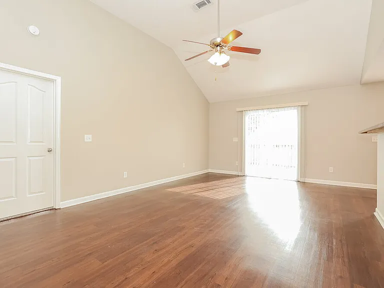 1029 Tammy Sue Ln — Photo 3