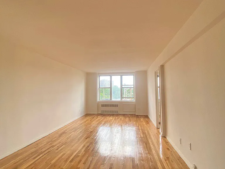 59-10 Junction Blvd #D — Photo 1