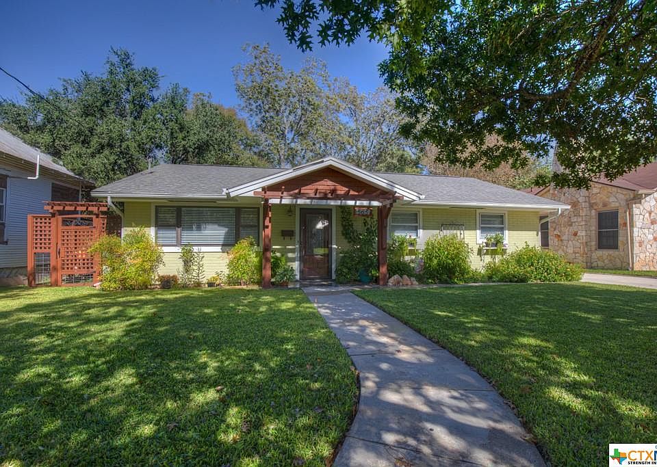 1st image of 565 Willow Ave