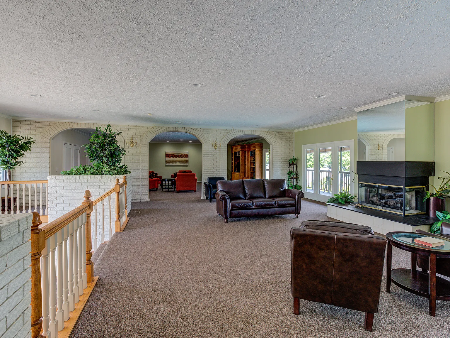 Camelot Villa — Photo 2