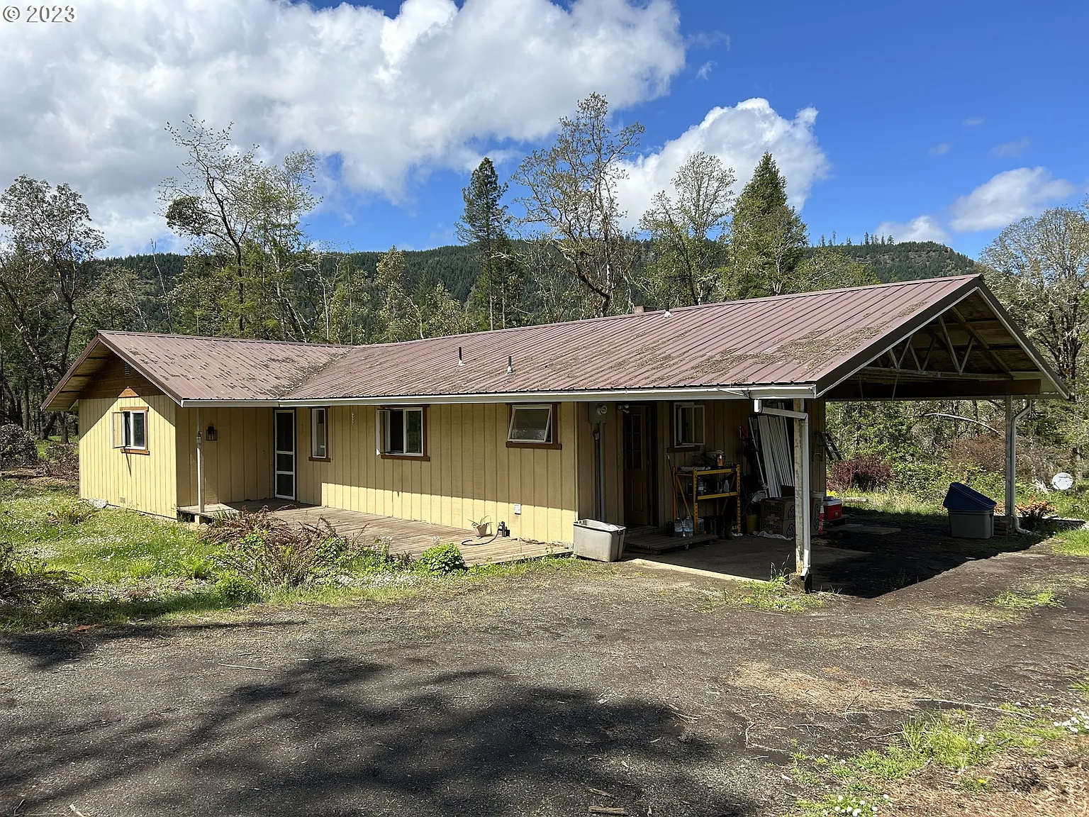 736 Byron Creek Rd photo 1