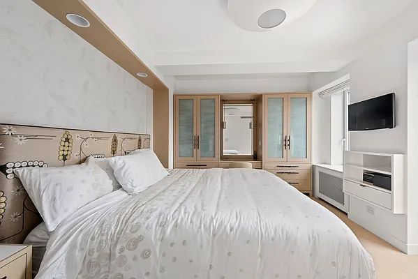 Sold by Douglas Elliman | media 5