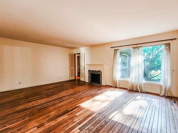 5th image of 2817 Northwood Dr