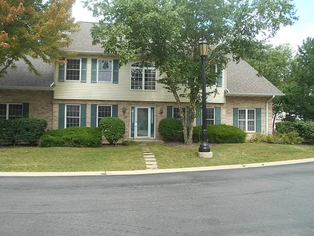 1539 Laurel Oaks Dr photo 1