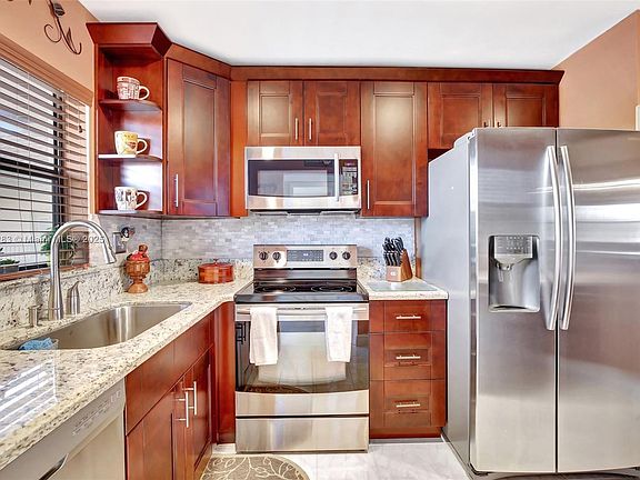 5th image of 10220 NW 30th Ct APT 308
