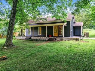 732 Fairfield Rd, Westmoreland, TN 37186