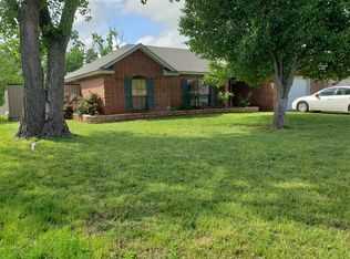 109 Elmwood Ave, Weatherford, OK 73096
